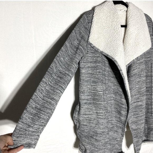 5/$25 GAP Heathered Grey Sherpa Lined Open Front Cardigan L - Picture 6 of 16